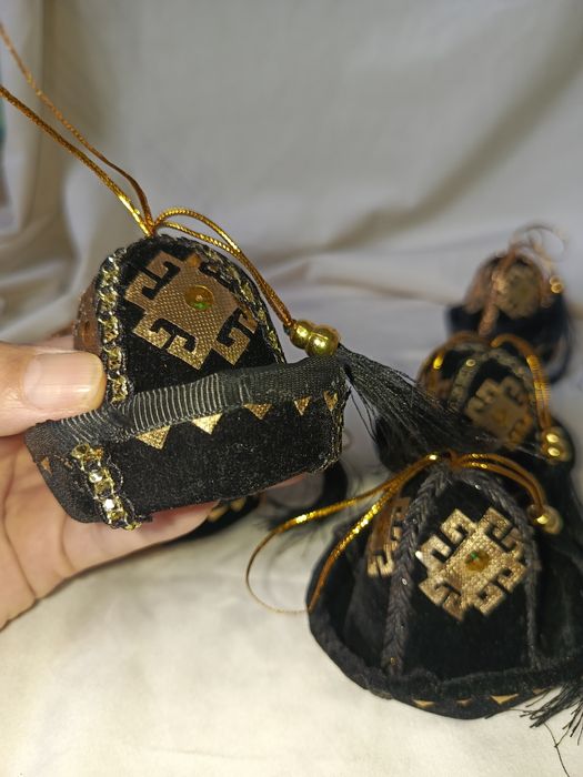 Қарақалпақ миллий сувенир қалпағы.