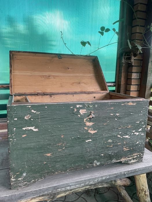 Продам старинный сундук