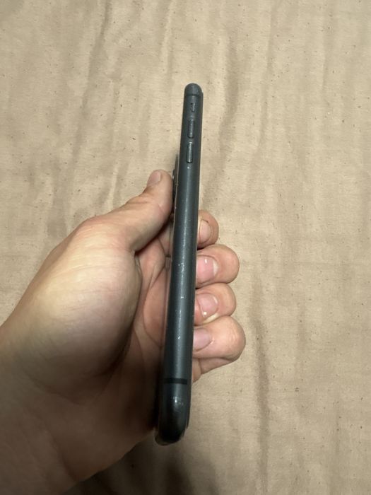 Vand iphone 11 64gb 85%