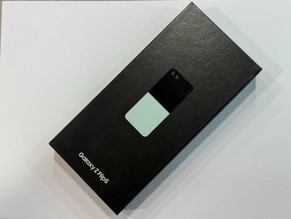 Samsung Galaxy Z Flip 5 – 8GB RAM / 512GB | ЧИСТО НОВ |