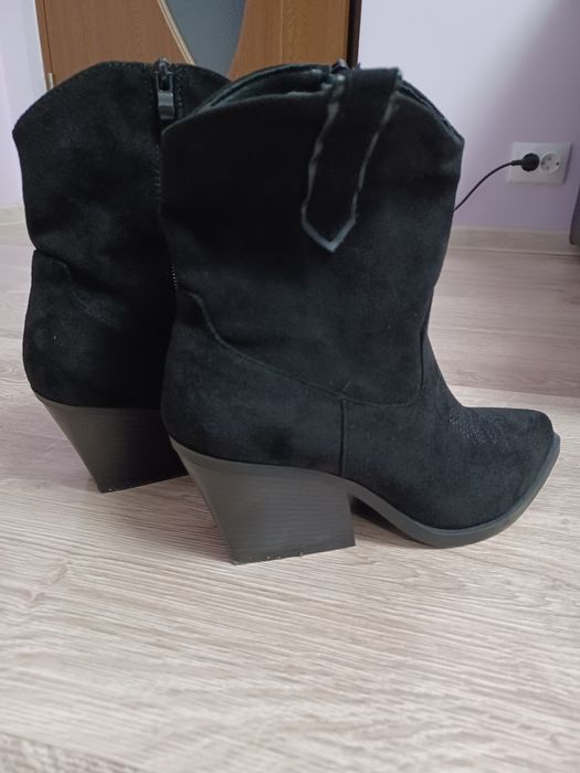 Ciocate dama negre