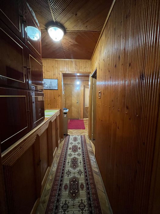 De vanzare - Apartament 3 camere si balcon spatios, decomodat - zona Lipovei