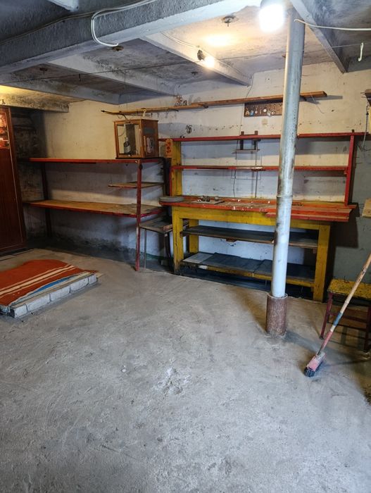 Продам  Гараж в черте города