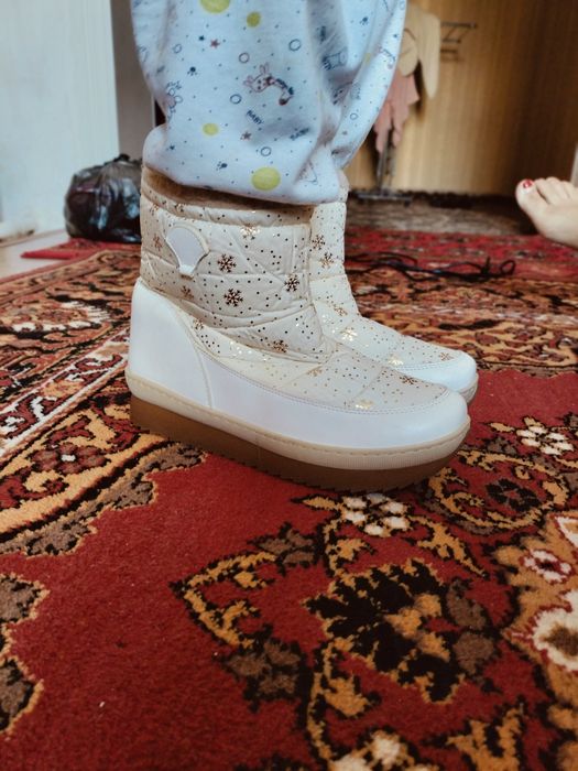 Сапоги новые продам