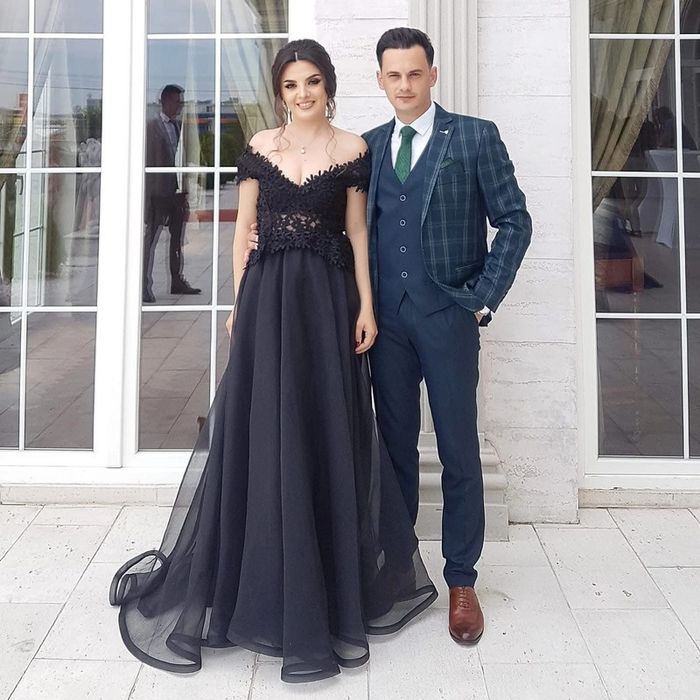 Rochie neagra evenimente