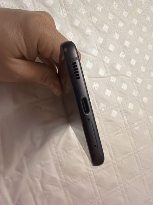 Продаю samsung S21