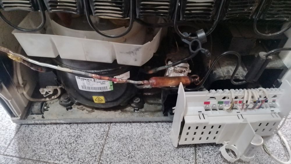 Продавам за части хладилник MIELE KFN14923SD ed