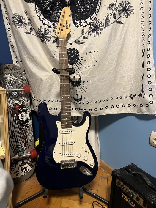 Електрическа китара + усилвател с дисторшън