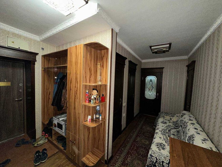 Продается квартира в массиве Хадра (80 + 170 кв.м.).