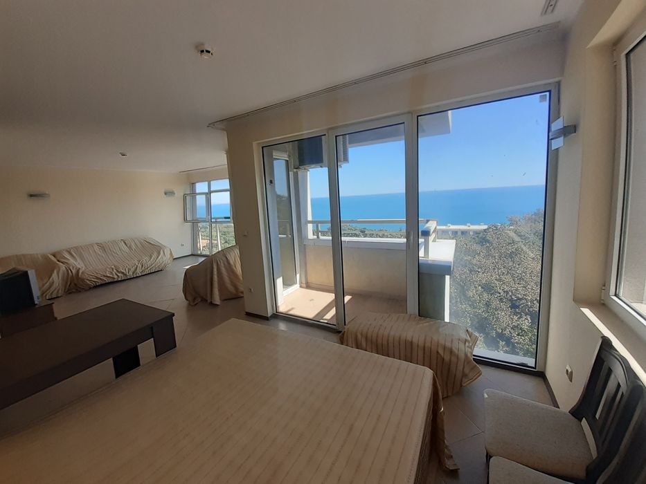 СОБСТВЕНИК Частно лице Продава 3-стаен Апарт. Никея Парк над Ривиерата