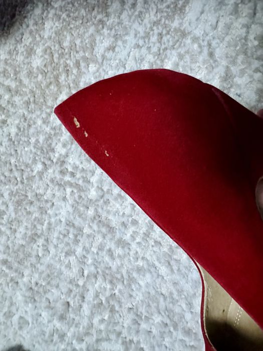 Pantofi rosii cu toc