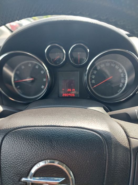 OPEL Astra 2011 — imagine 5