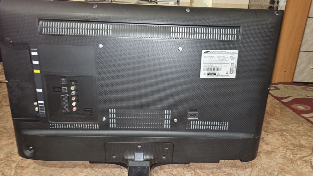 Продам телевизор Samsung UE32J4100AU