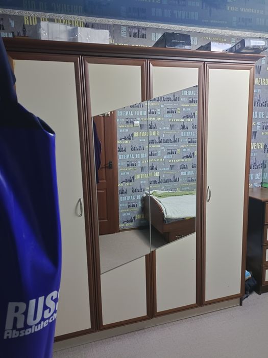 Продам шифоньер и кровать