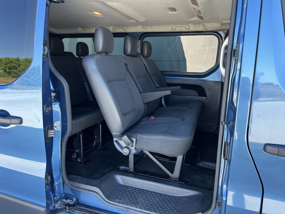 Opel Vivaro - 2019 - 8+ 1 locuri- 1.6 diesel - varianta lunga 9 locuri