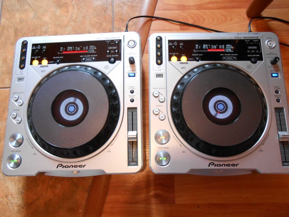 Vand  playere Pioneer CDJ 800,DJM,Behringer,Reloop,Omnitronic