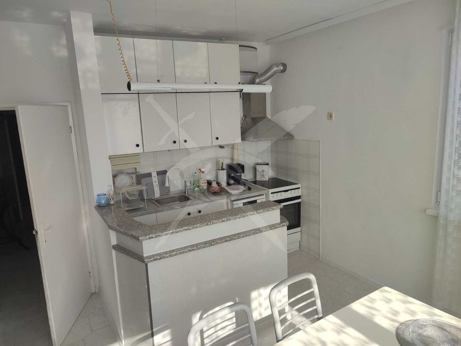 Дава се под наем Етаж от къща в Пловдив, Христо Смирненски - 120 кв.м за 598.23 € - Снимка #1