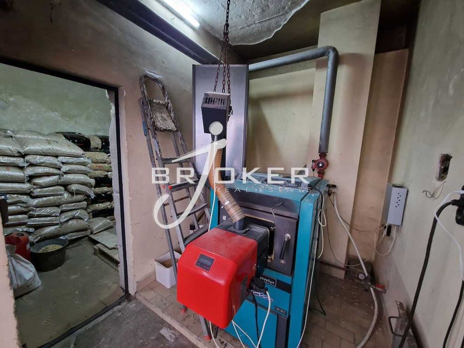 Продава се Промишлена сграда в Кърджали, Център - 1092 кв.м за 1000 €/кв.м - Снимка #22