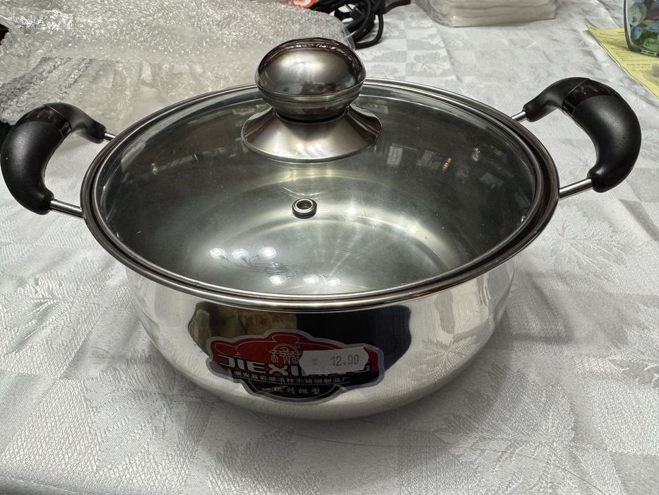 Чисто нова тенджера