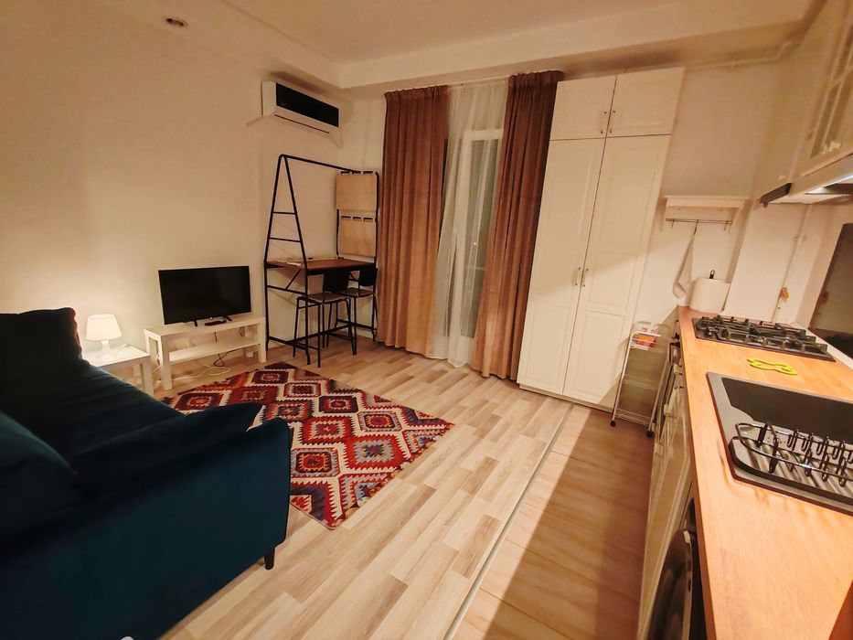 Vand studio 2 cam Cosmopolis, dormitor separat