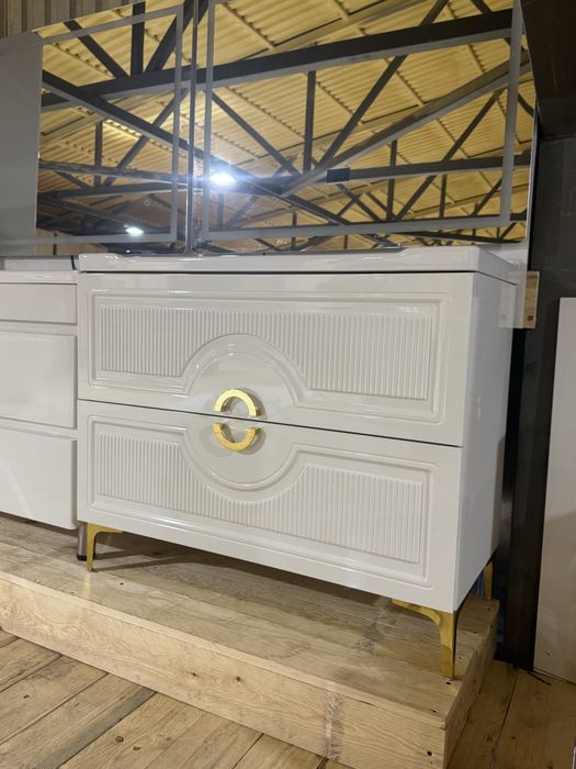 Тумба с раквина