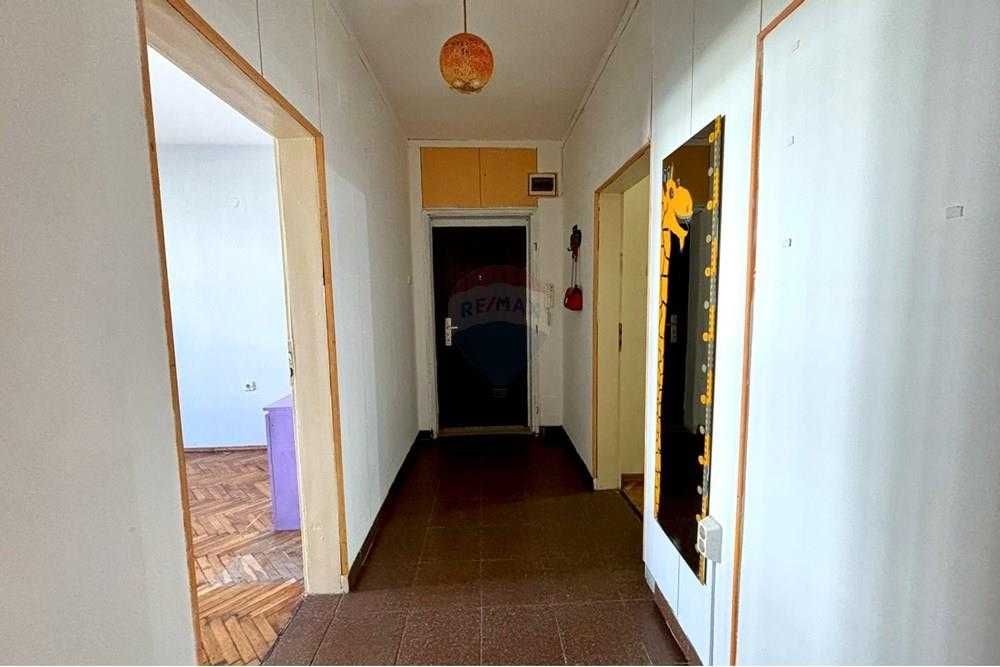 Продава се Тристаен апартамент в Шумен, Пазара - 78 кв.м за 1759 €/кв.м - Снимка #4