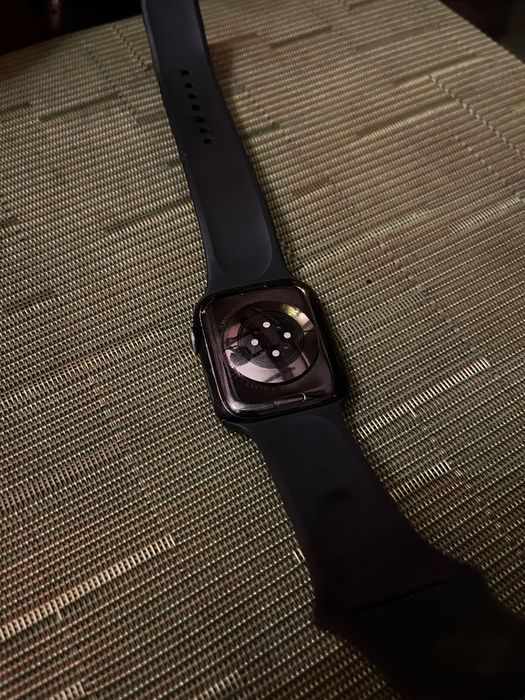 Apple Watch 8 в хорошем состояние