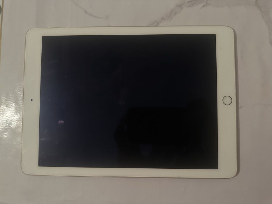 Прадаю ipad air 2