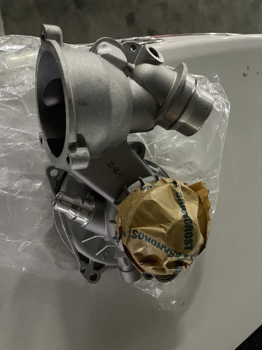 помпа bmw 4,4 х5