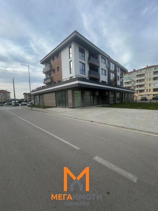 Дава се под наем Магазин в Севлиево - 45 кв.м за 350 € - Снимка #2