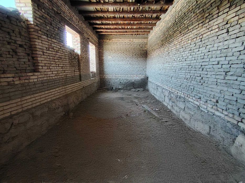 ПРОДАЁТСЯ УЮТНЫЙ УЧАСТОК
Бухарская область Каганский район Янги Хаят.