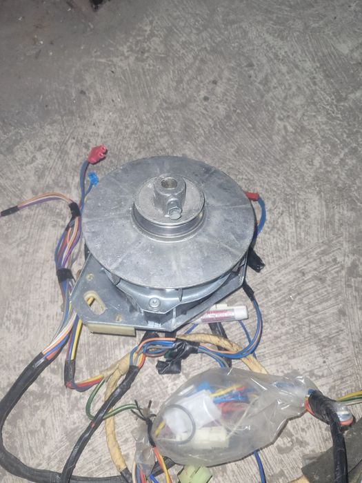 Электро двигатеь от стиральной