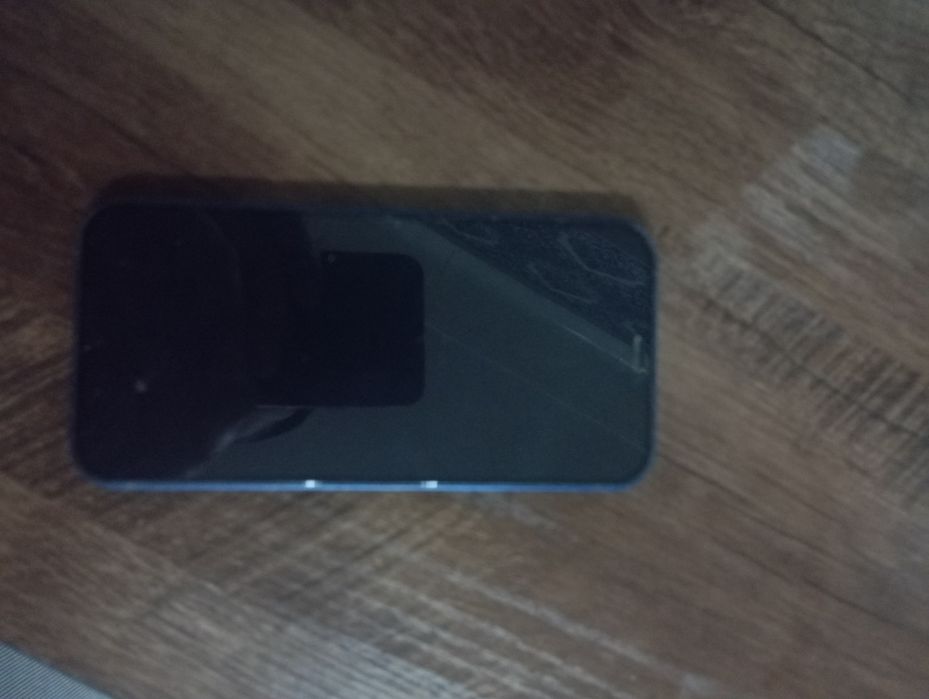 Ayfon 12  64GB ariginal zaryatkasi bilan yomks 84%