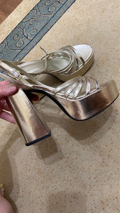 Bershka босоножки