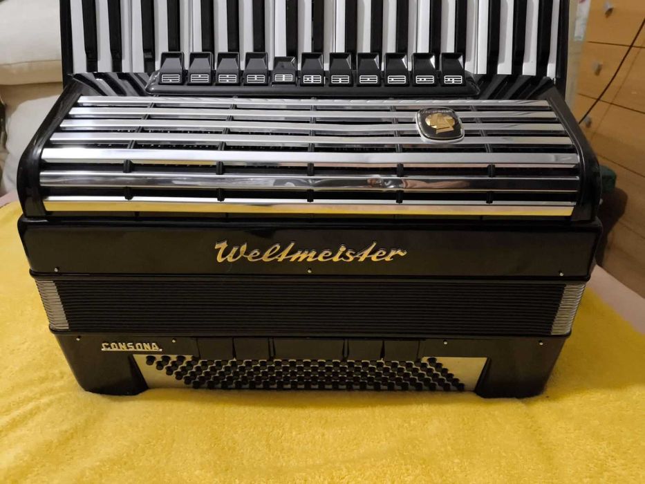 Продавам Weltmeister Consona
