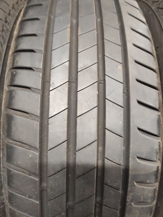 225/55/19 Bridgestone