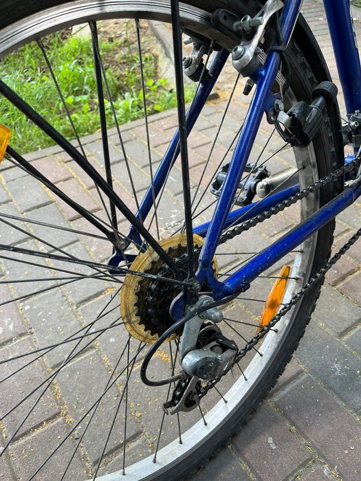 Bicicleta de condus pe drumuri drepte