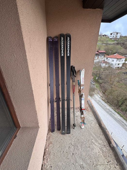 Продавам три комплекта скии