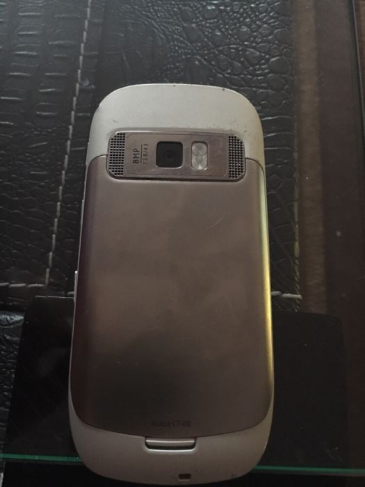 Телефон Nokia С7-00