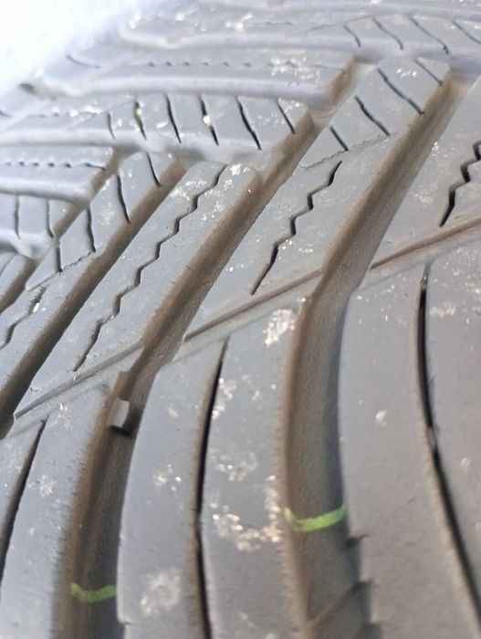 235 45 18 Hankook Kinergy 4S M+S