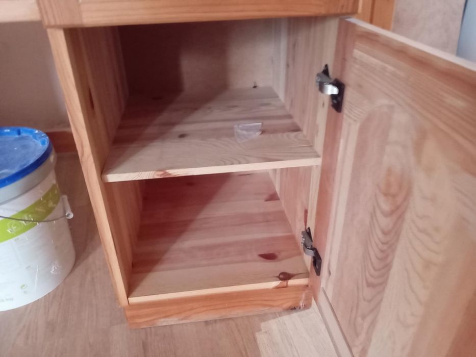 Дървени бюра от масив