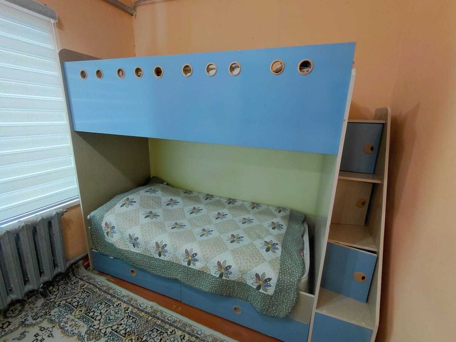 Двухьярусная кровать