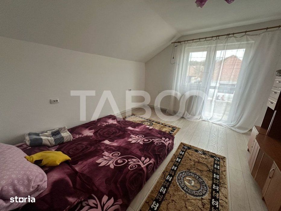 Casa 5 camere de vanzare 200 mp utili 1040 mp teren sat Persani