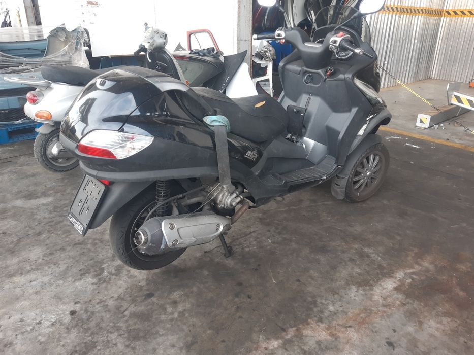 Пиаджо" МП-3" 250,400i,500 i(PIAGGIO" MP-3" 250,400i-2018г) на части