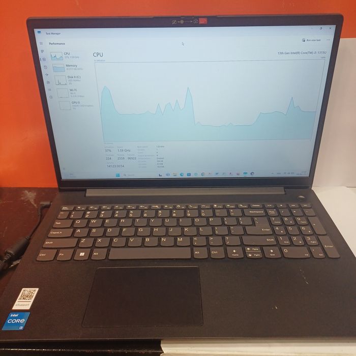 Hope Amanet P1/ Laptop Lenovo 83A1 i3-1315U 8 GB RAM 256 SSD