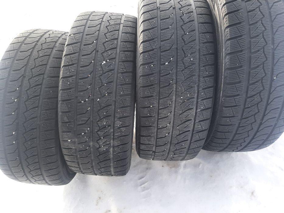 Продам шины 245/45/19  Китай.