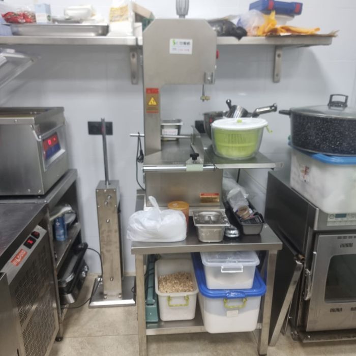 Продам оборудование для кафе.