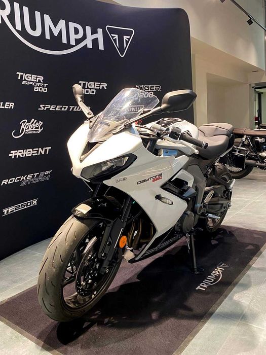 Motocicleta Triumph Daytona 660 2024 Second | Rate | Leasing