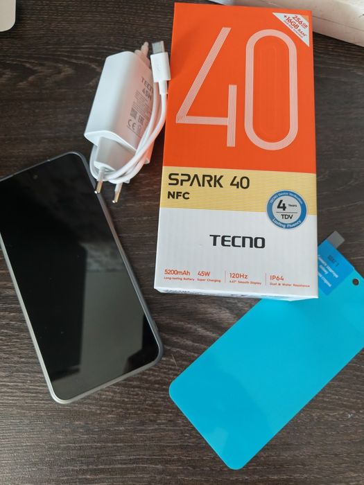 Телефон Tecno Spark 40