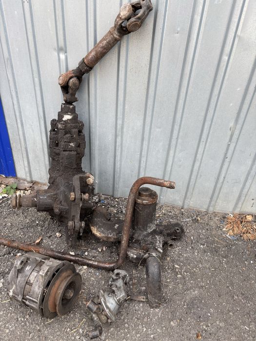 Продам запчасти зил 131